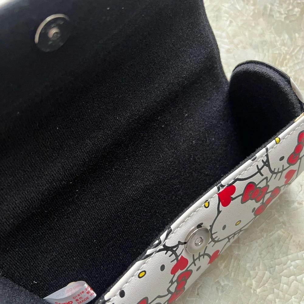 Hello Kitty Sunglasses Case - Picture 5 of 9